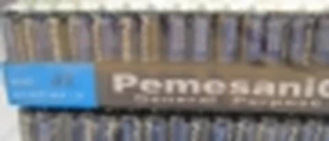 AA battery is small, photo 1